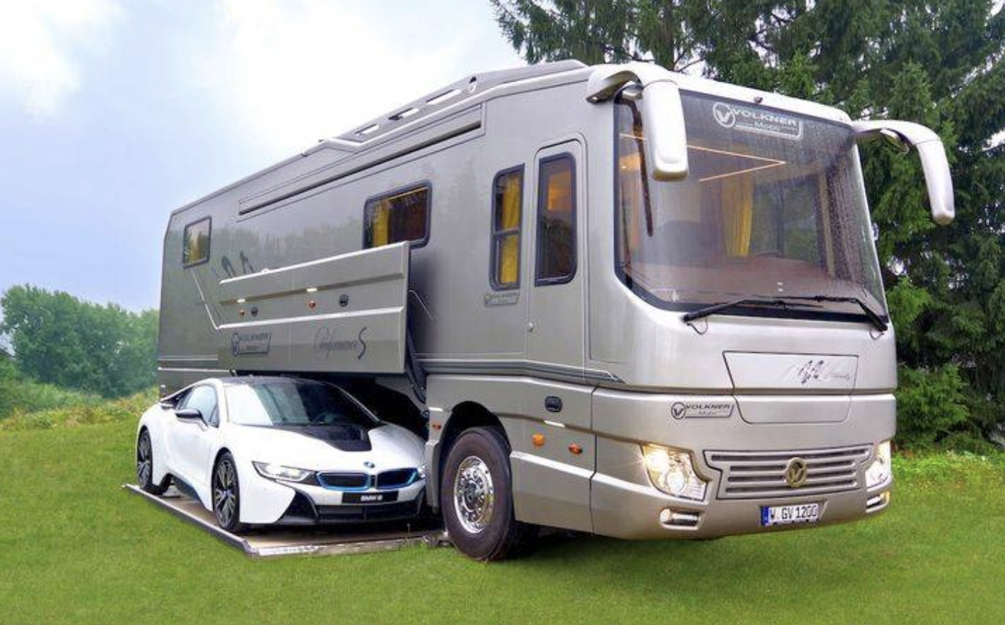 €1.56M Million-Dollar Camper Van: Interior Prettier Than a Palace FR_2
