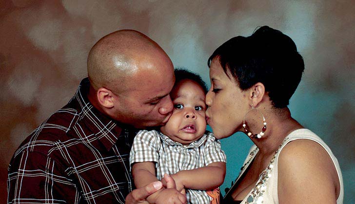 15-awkward-family-photos-that-will-haunt-you-for-long_1