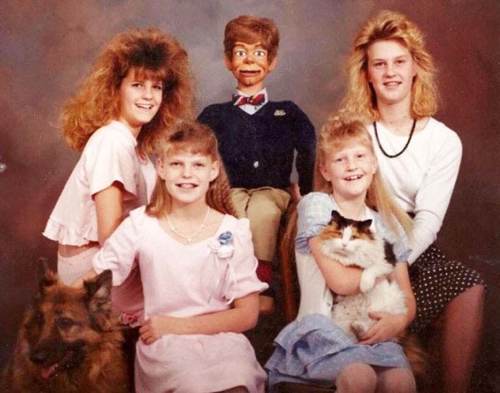 15-awkward-family-photos-that-will-haunt-you-for-long_11