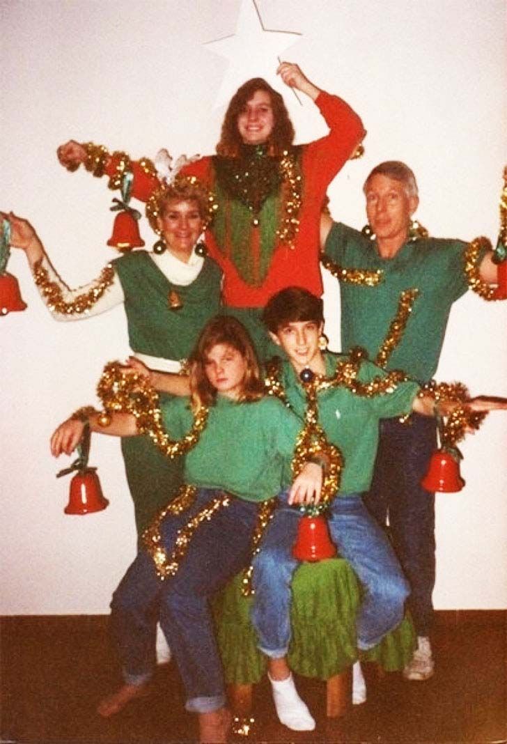 15-awkward-family-photos-that-will-haunt-you-for-long_15