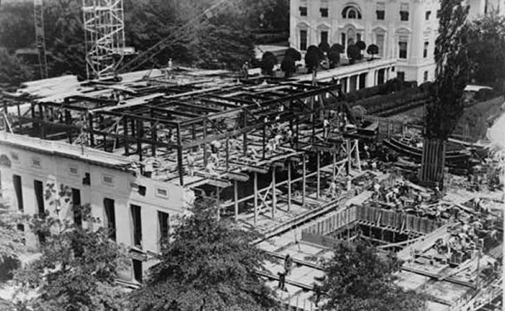 16-vintage-photos-of-the-worlds-iconic-landmarks-under-construction_4