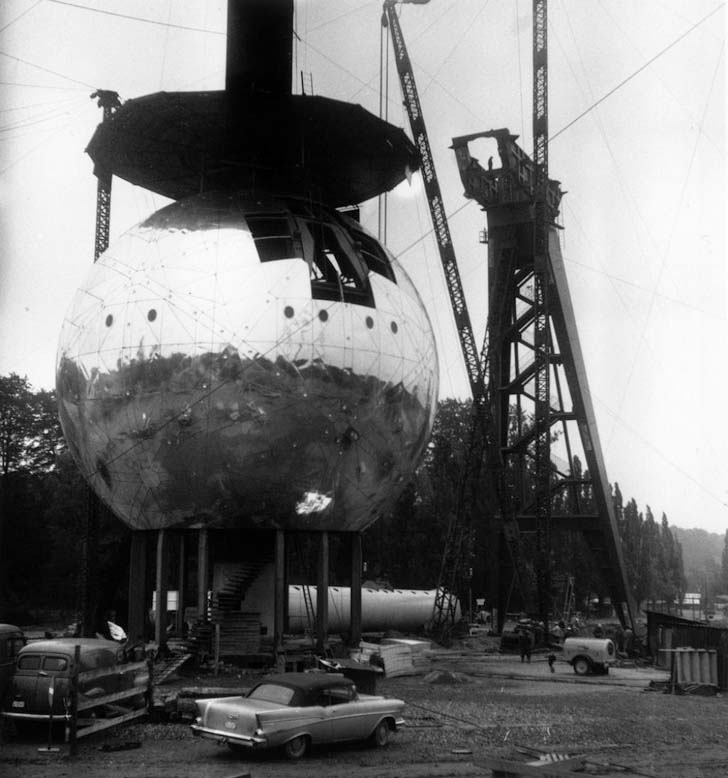 16-vintage-photos-of-the-worlds-iconic-landmarks-under-construction_7