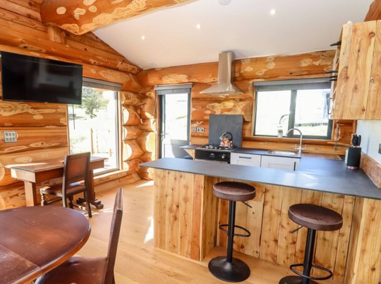 19-m-of-comfort-in-the-snow-a-sustainable-house-with-lots-of-character-nl-4