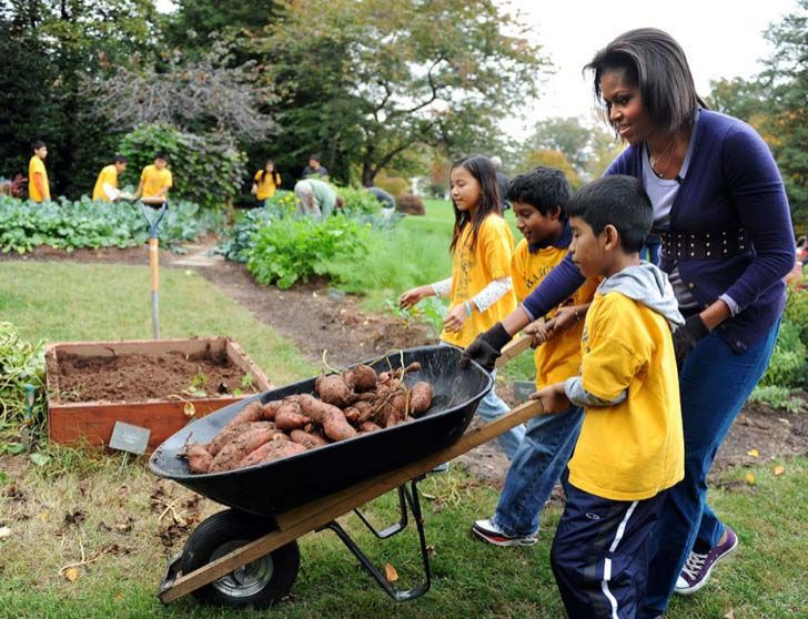 26-of-the-most-iconic-pictures-of-michelle-obama_5