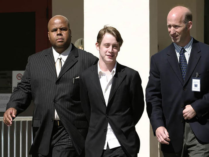 28-years-since-home-alone-surprising-details-emerge-about-macaulay-culkins-past_12