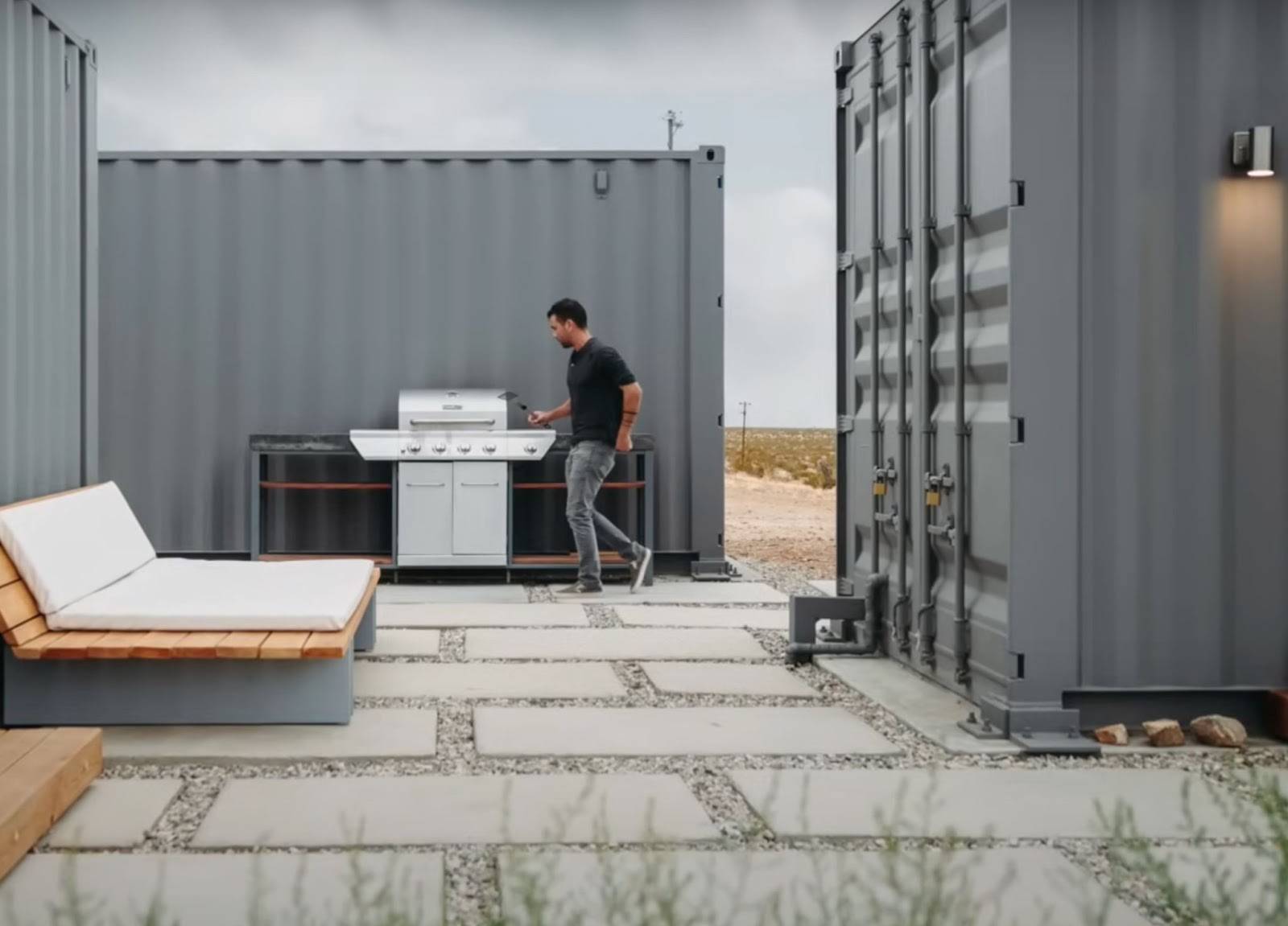 a-61-000-desert-odyssey-when-three-containers-become-a-home-fr-12