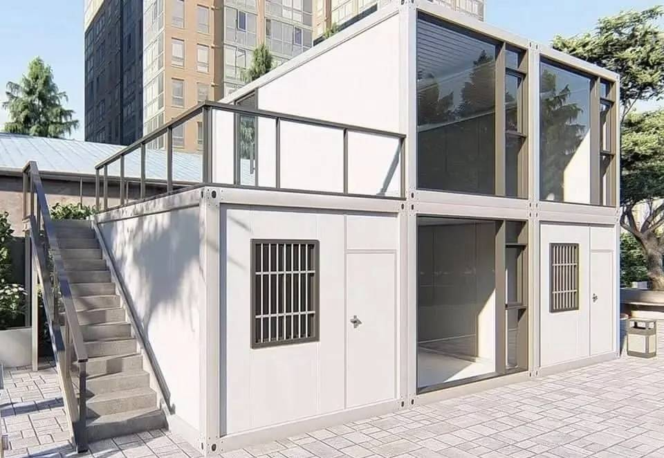 A Foldable House At €9,650 On Amazon Provides Shelter For A Homeless Man FR_9