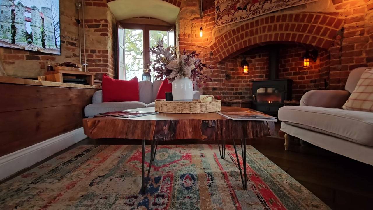 he-lives-in-a-250-year-old-mini-castle-wait-until-you-see-the-inside-12