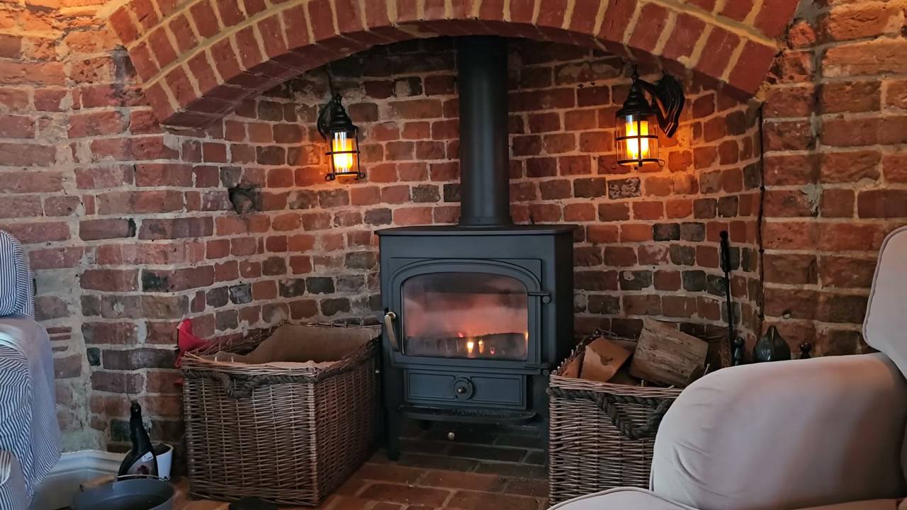he-lives-in-a-250-year-old-mini-castle-wait-until-you-see-the-inside-13