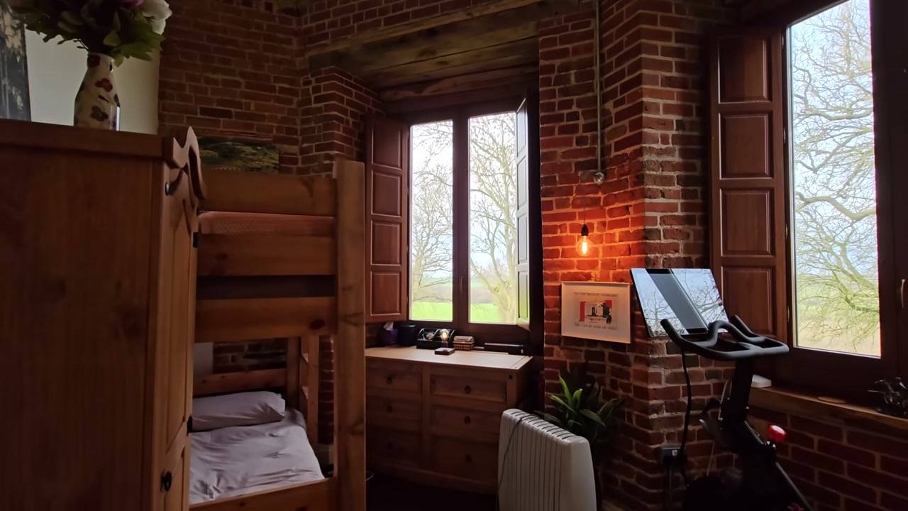 he-lives-in-a-250-year-old-mini-castle-wait-until-you-see-the-inside-7