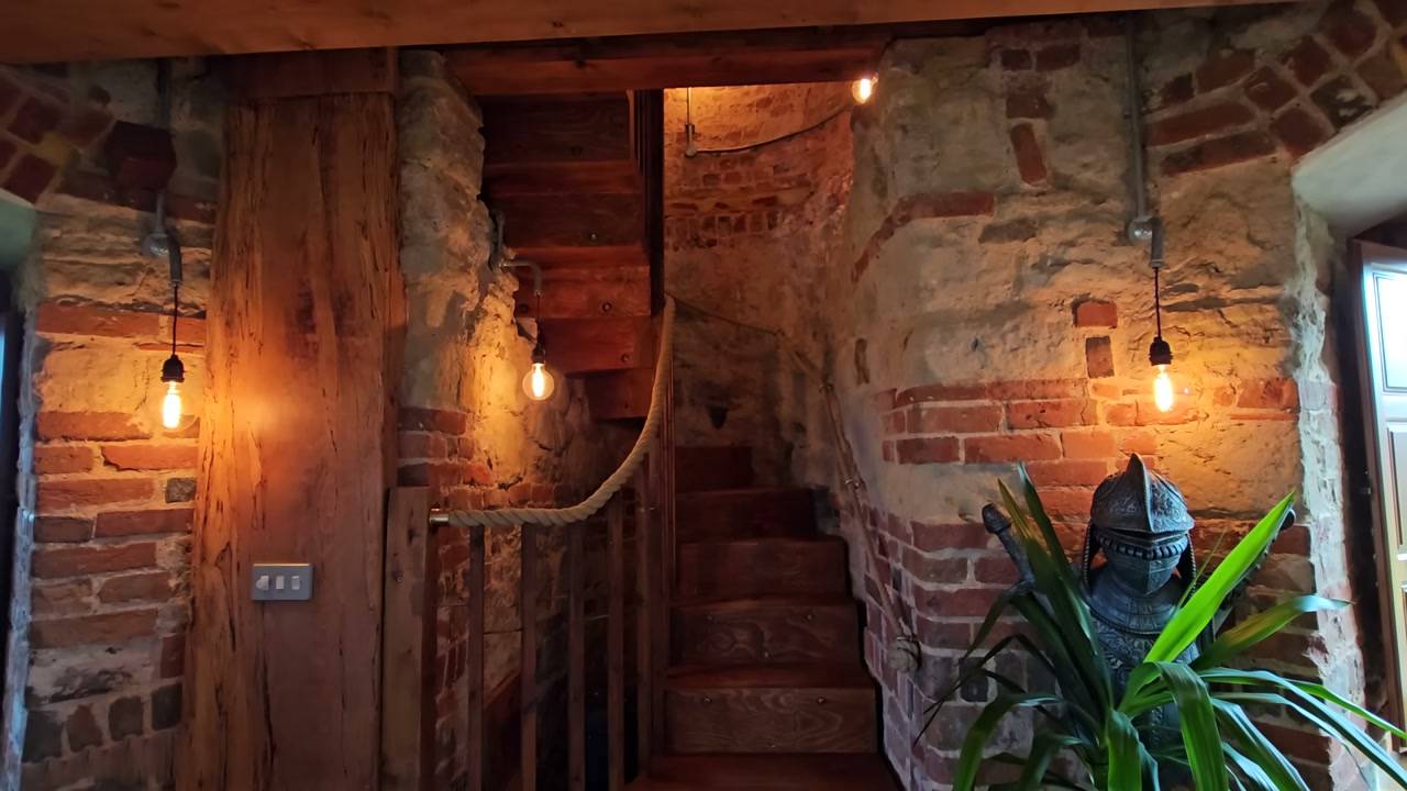 he-lives-in-a-250-year-old-mini-castle-wait-until-you-see-the-inside-8