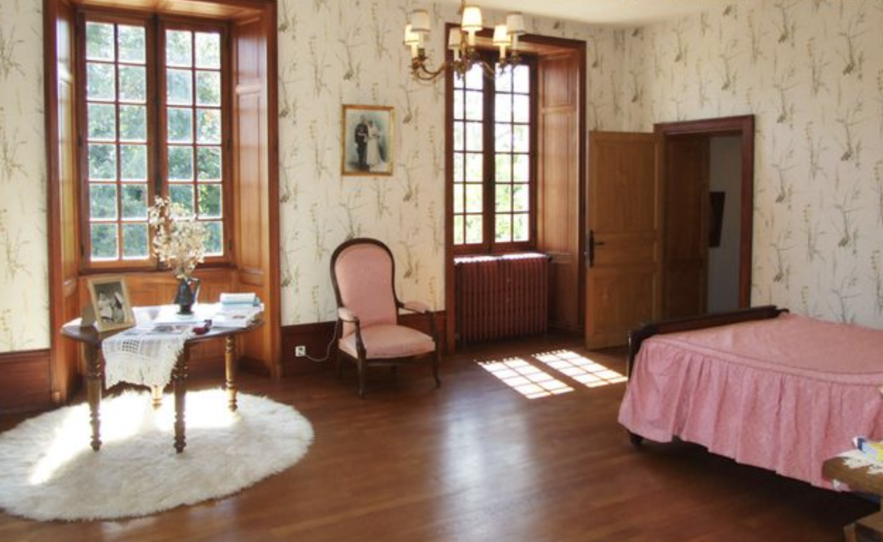 How The Singer Mireille Mathieu Created Her Own Universe In Her House FR_6