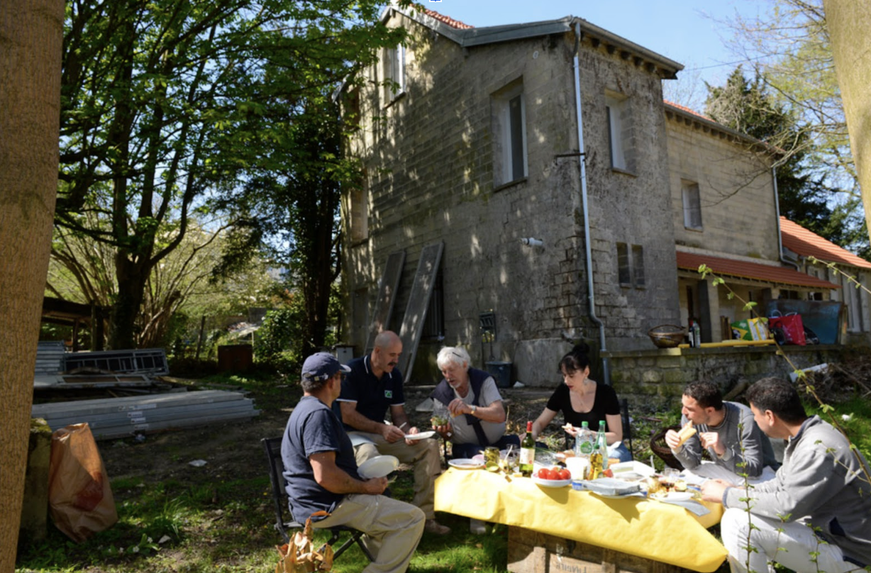 Hugues Aufray, 96 years old: his house, a living treasure of passions FR_11