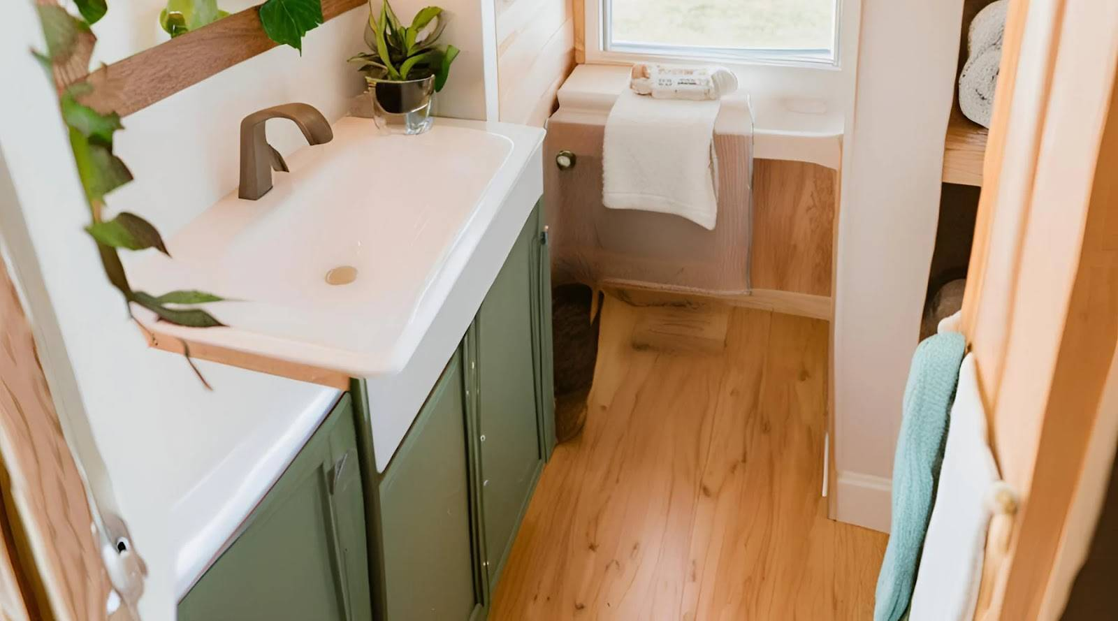 light-wood-and-bamboo-the-interior-of-this-eco-micro-house-is-a-haven-of-calm-fr-9