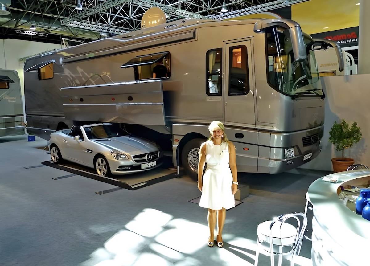 luxury-travel-reinvented-1-56m-for-a-motorhome-that-feels-just-like-a-palace-fr-1