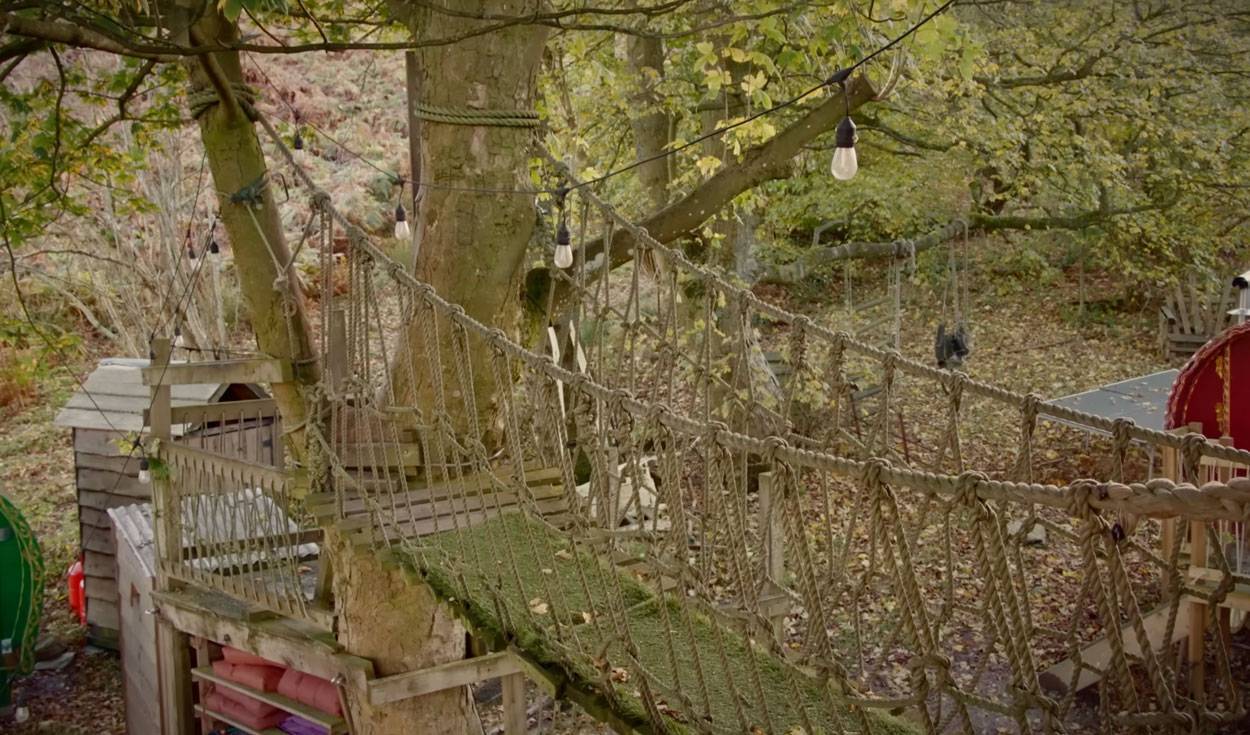she-left-the-city-for-a-treehouse-see-her-secret-sanctuary-7
