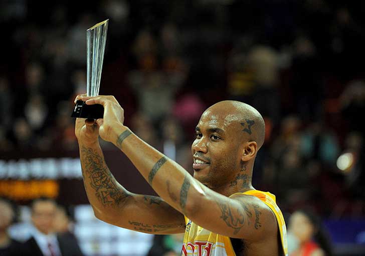 the-25-richest-nba-players-and-the-women-behind-them_20