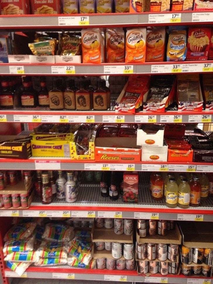 the-rest-of-the-world-thinks-this-is-what-american-food-is-and-its-kind-of-crazy_11