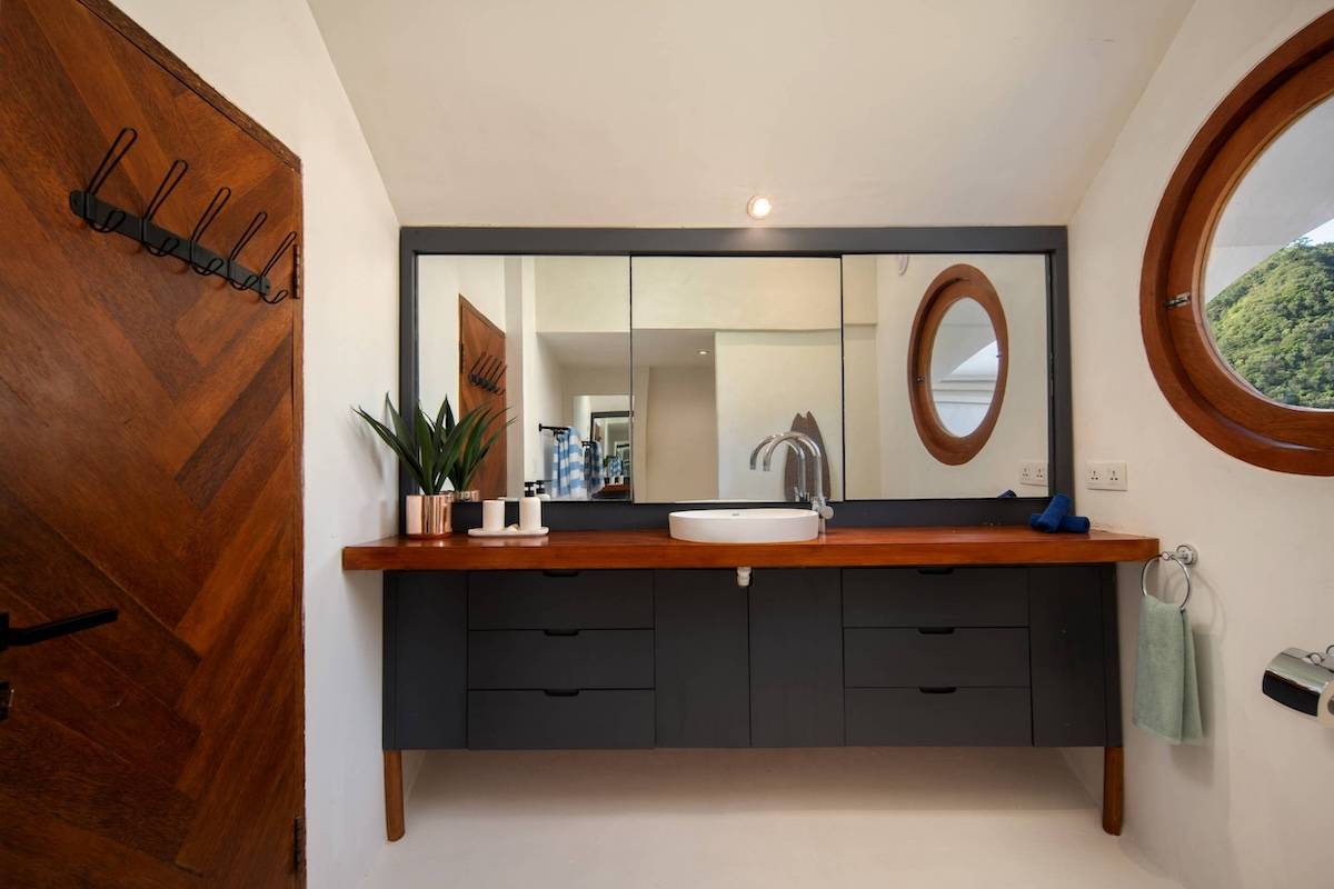 this-eco-tiny-house-has-everyone-hooked-wait-until-you-see-the-inside-fr-4