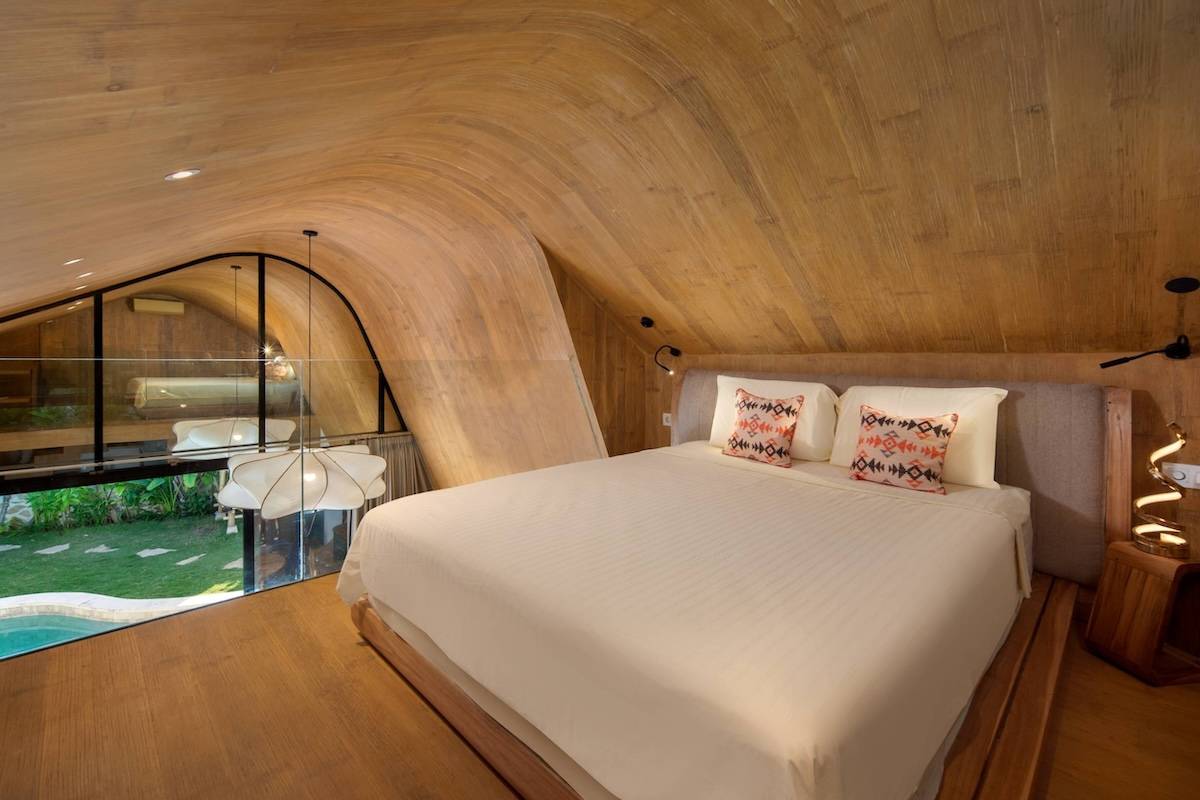this-eco-tiny-house-has-everyone-hooked-wait-until-you-see-the-inside-fr-5