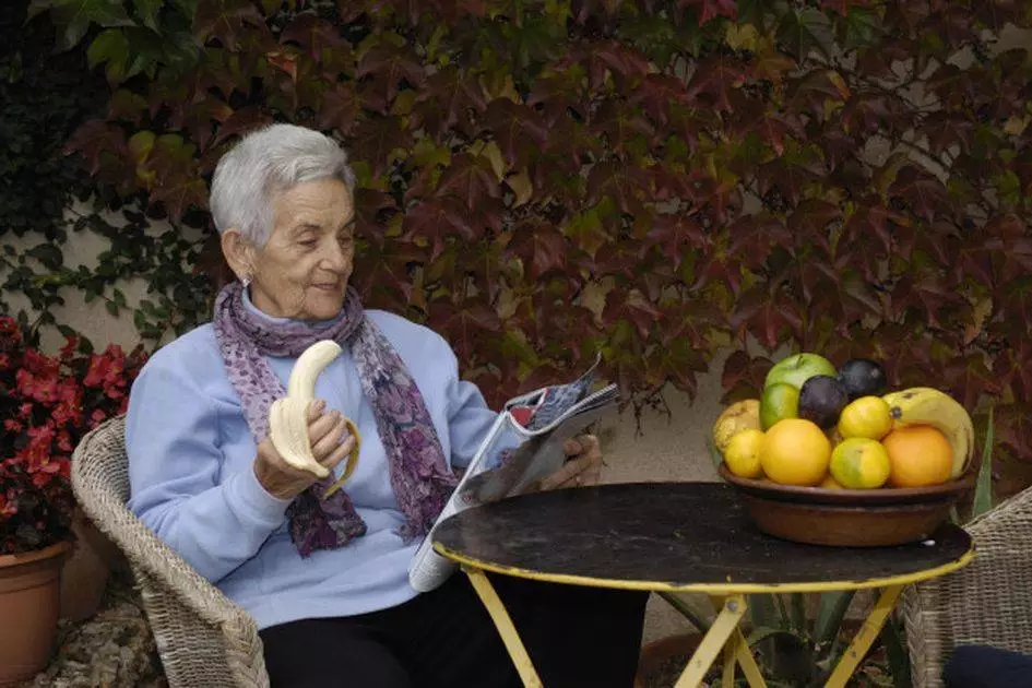 Two Bananas Every Day: The Secret To A Calm Belly And A Protected Heart FR_11