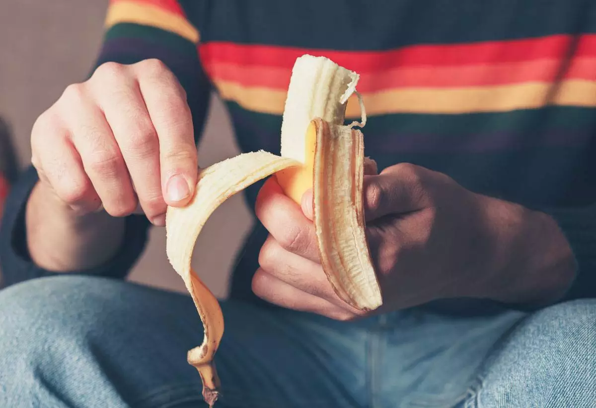 Two Bananas Every Day: The Secret To A Calm Belly And A Protected Heart FR_12