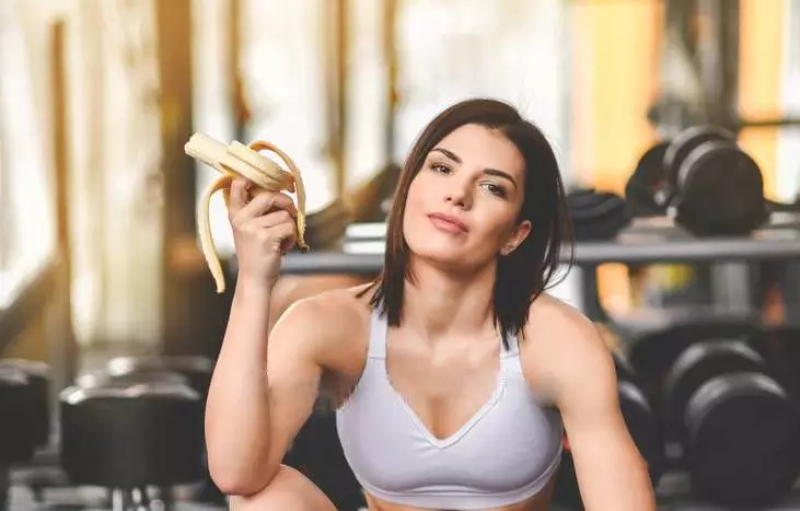 Two Bananas Every Day: The Secret To A Calm Belly And A Protected Heart FR_4
