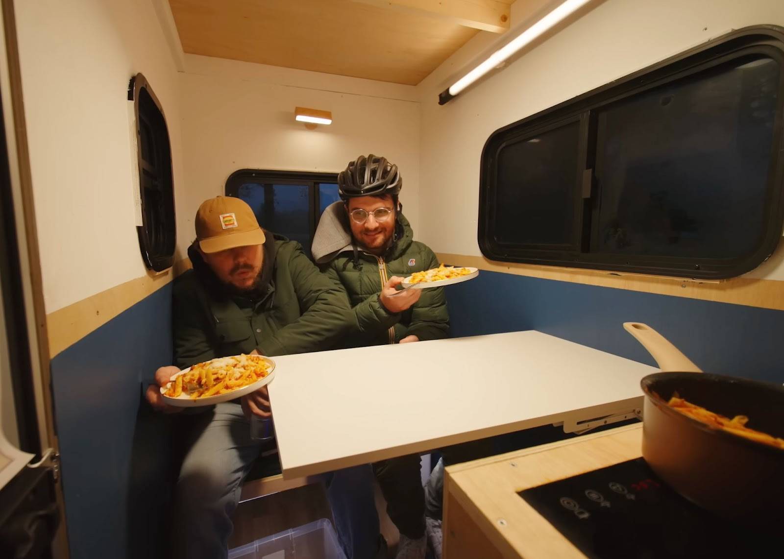 what-a-genius-he-built-a-house-and-towed-it-by-bike-for-310-feet-fr-7