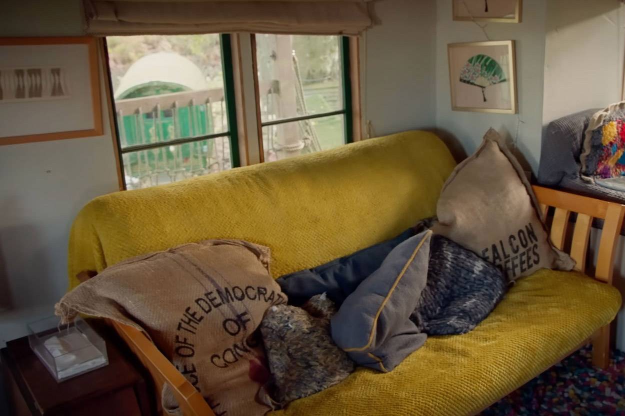 why-she-lives-alone-in-the-woods-a-peek-inside-her-treehouse-4
