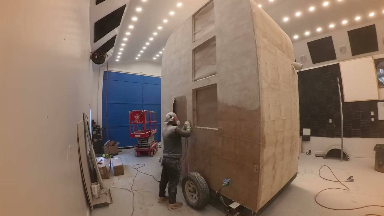 world-s-first-13-foot-triple-deck-micro-camper-step-inside-14