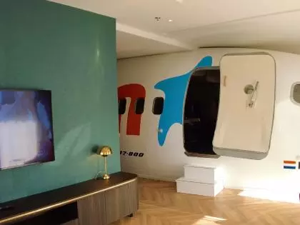 Betaal €697 voor een 737-vliegtuigcabine in een Amsterdamse hotelsuite